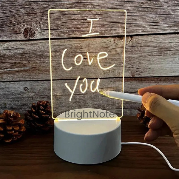 BrightNote – Luminária LED Personalizável com Quadro de Mensagens